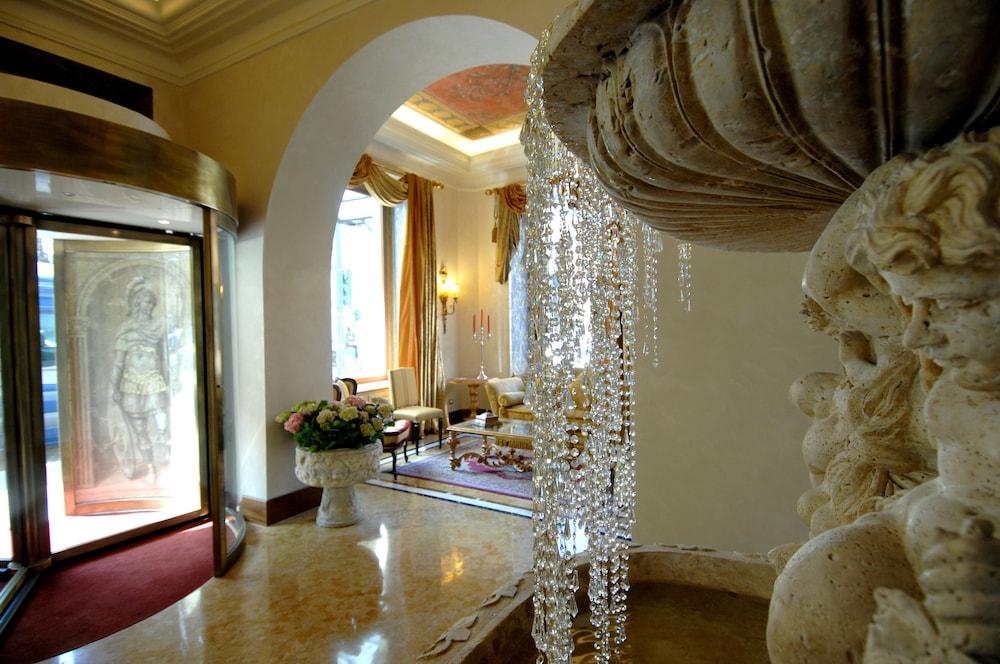 Romanico Palace Luxury & Roma